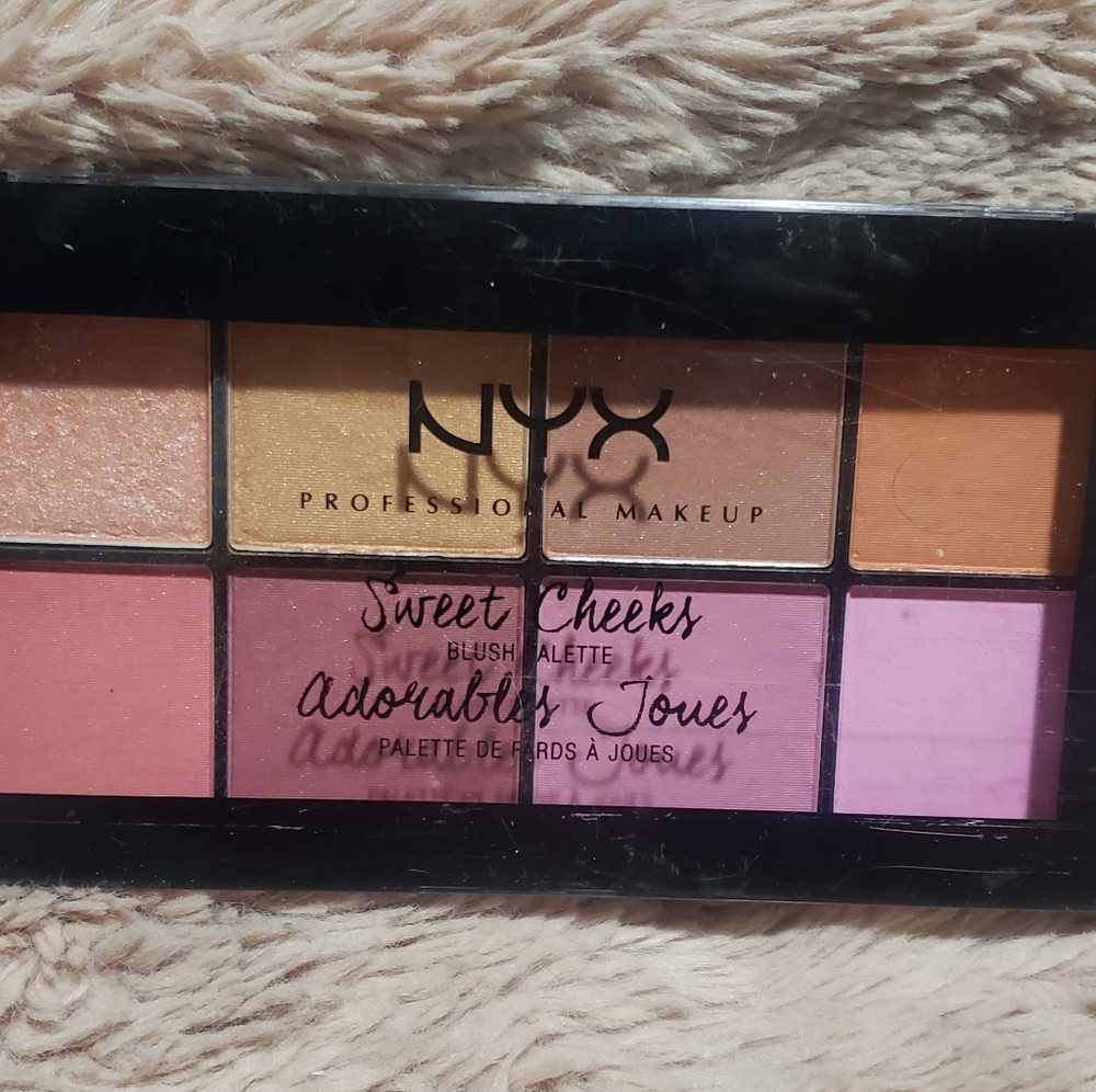 Sweet Cheeks Blush Palette by NYX
